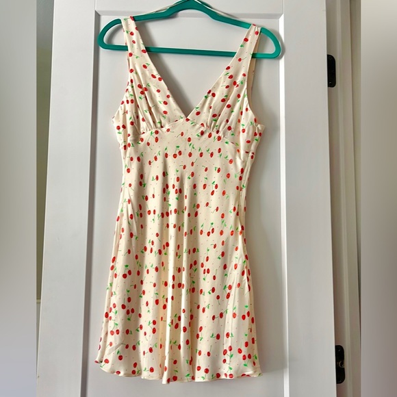 Zara Dresses & Skirts - zara cherry silky short mini dress v neck medium skater dress